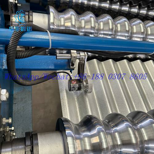 This roof sheet making machine is very durable.