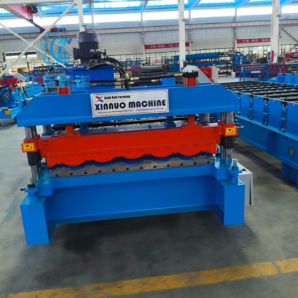 High-precision rollers of step tile roll forming machine close-up