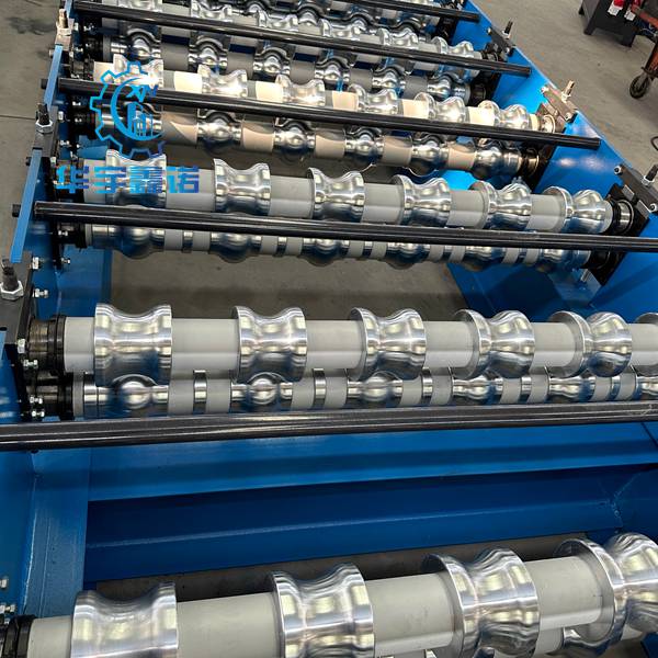 Tile-roll-forming-machine for metal roof tile production