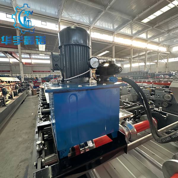 Standing seam metal roof machine full view