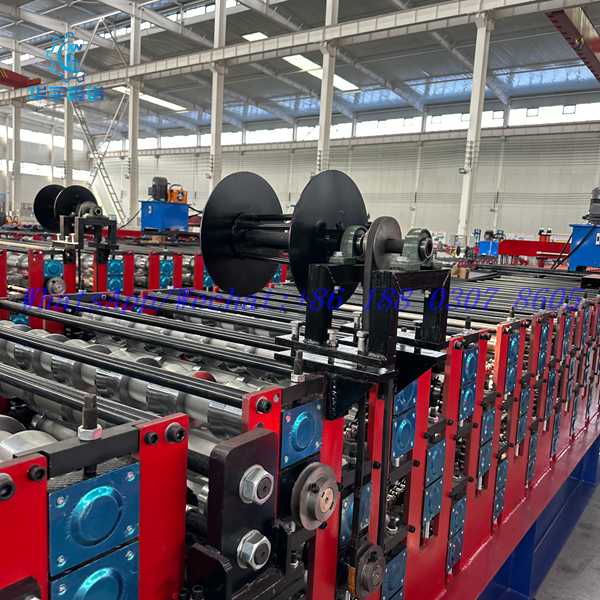 Three-layer roof panel roll forming machine