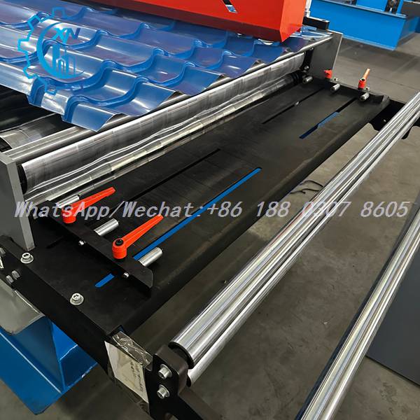 Q tile roll forming machine feeding platform with manual cutter for fast coil change and stable material feeding | roof sheet making machine price