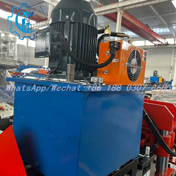 Hydraulic station with cooling fan for roof sheet roll forming machine