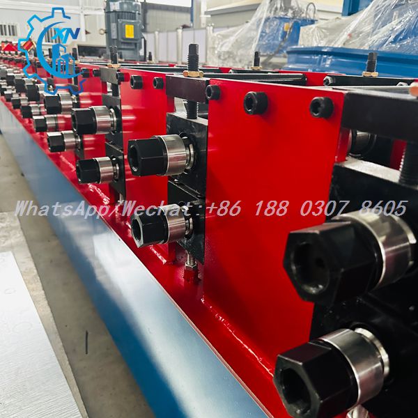 Light gauge steel roll forming machine line with forming stations