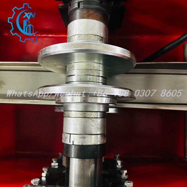 Roller discs and spacer stack of light gauge steel roll forming machine