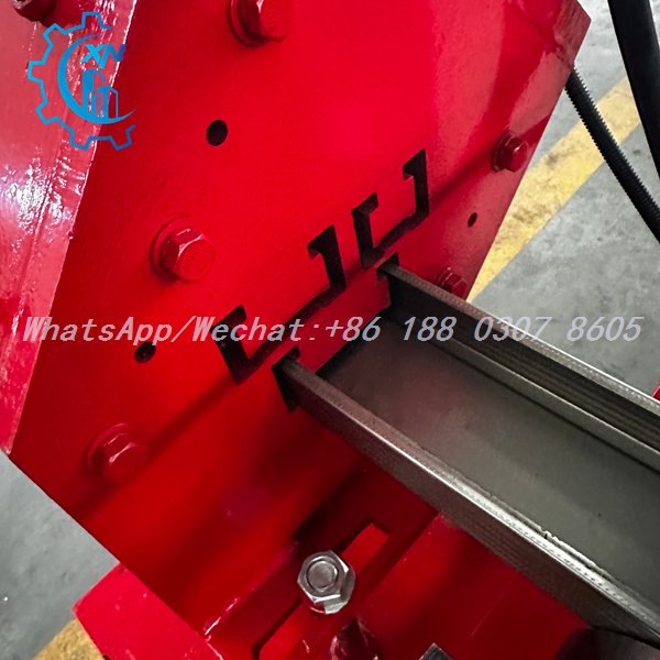 Punching die plate with C profile opening on light steel frame machine