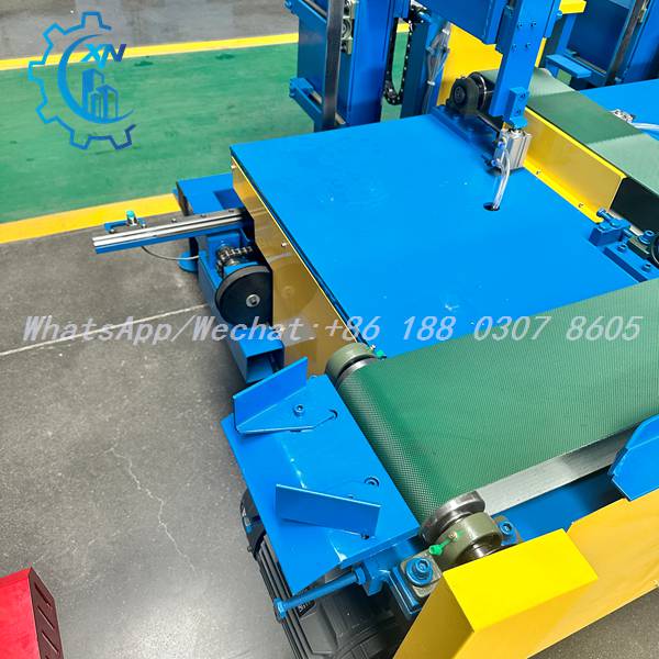 Conveyor table of stud roll forming machine for finished studs