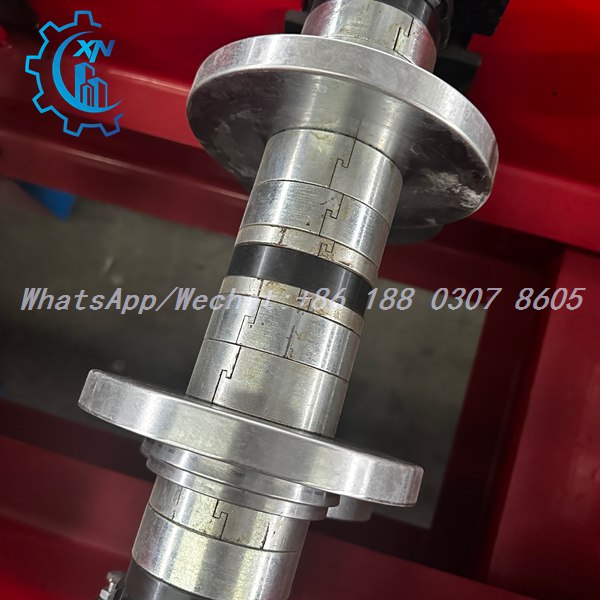 Roller shaft assembly of LGSF machine with flanges