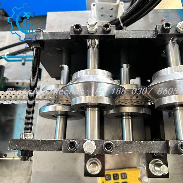 V-groove rollers bending perforated strip on steel stud making machine
