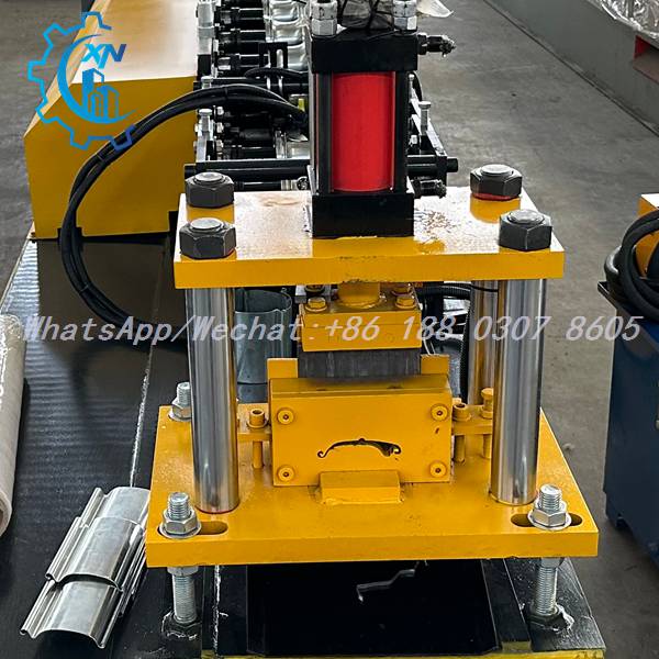 Hydraulic pressing station of rolling shutter machine with finished profile