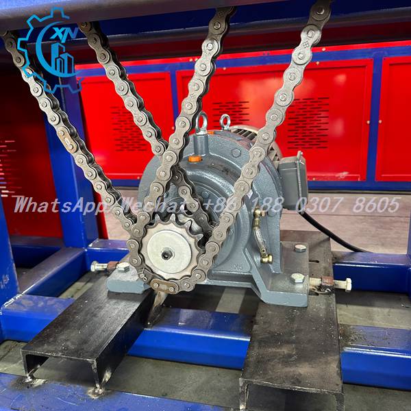 Triple chain drive of shutter rolling machine on blue frame