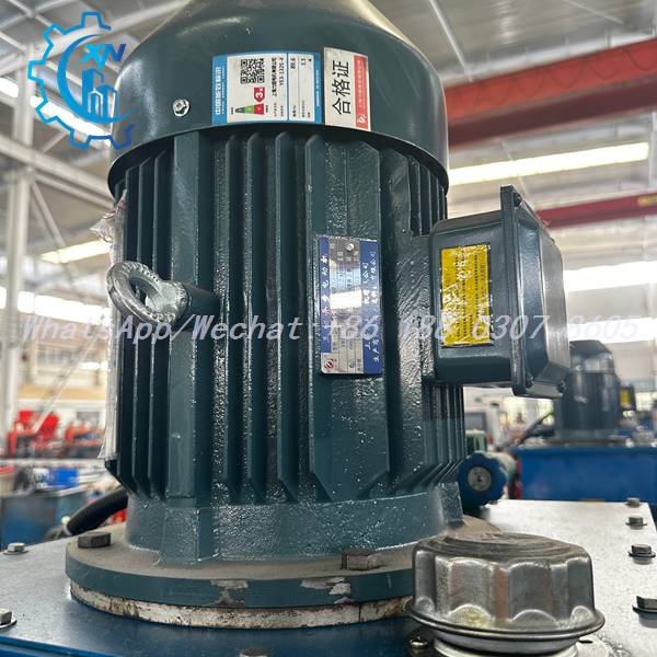 Motor and hydraulic tank of IBR roof sheet making machine