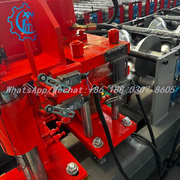 Triple limit switches and cone rollers on ridge cap machine