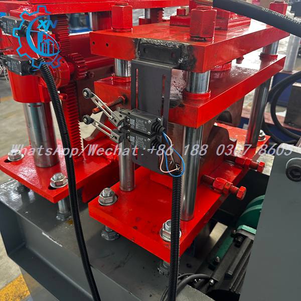 Four pillar press frame with limit switches on ridge forming machine
