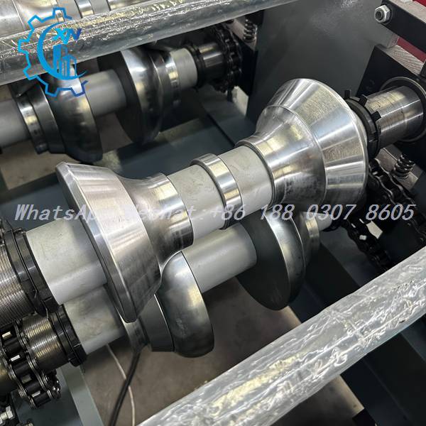 V profile rollers forming ridge cap on ridge forming machine