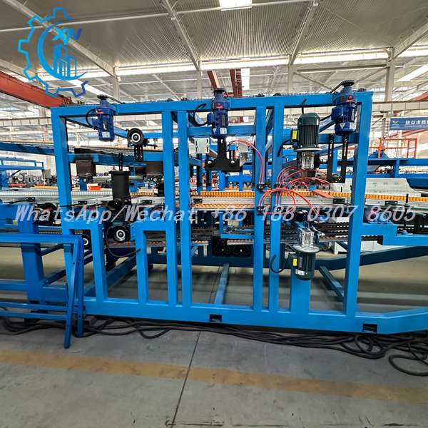 Motor cluster with gearboxes on sandwich production line