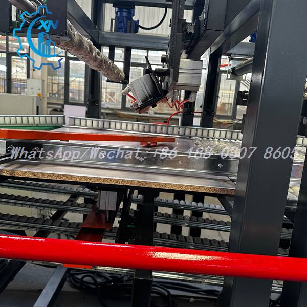 Glue dispensing head and pneumatic cylinders on eps sandwich panel line