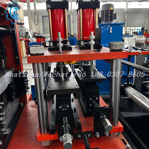 Vertical adjustment columns on C channel roll forming machine