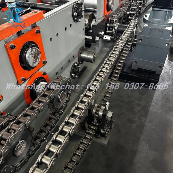 Multi-row chain drive of C channel roll forming machine