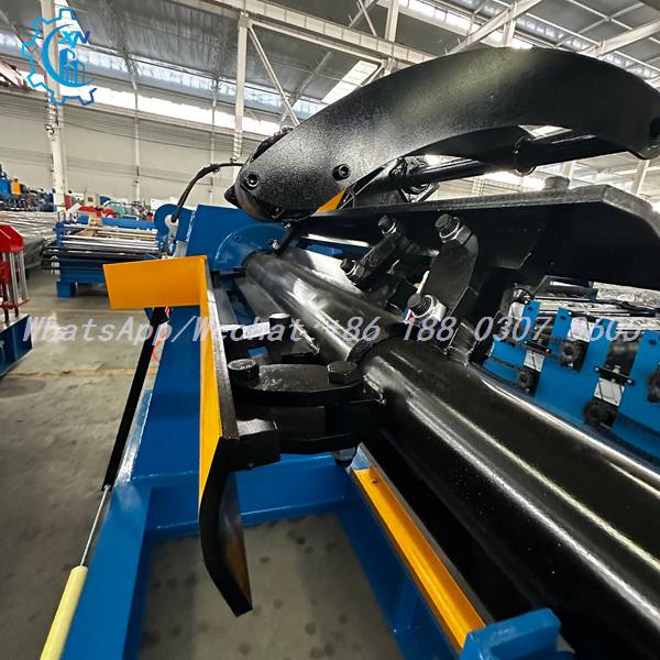 Expanding mandrel shaft of hydraulic decoiler machine