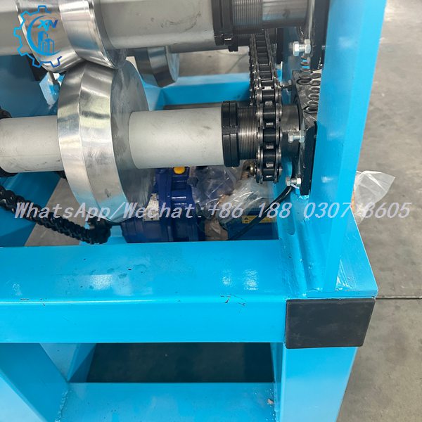 Chain drive and roller end of small ridge forming machine