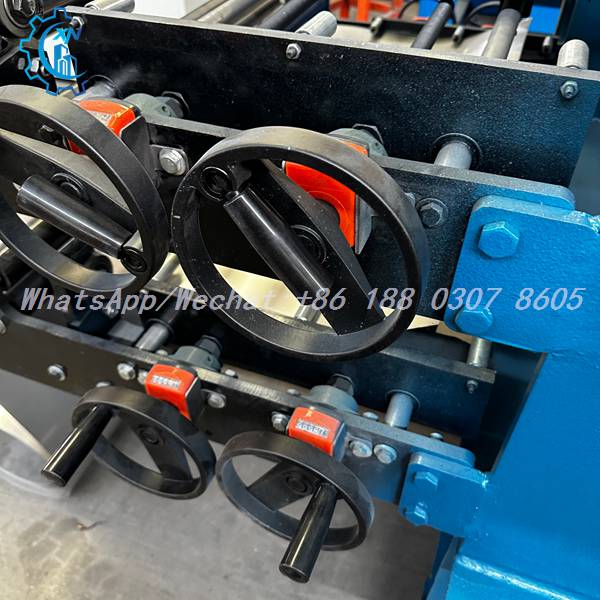 Handwheel gap adjustment stations on the IBR machine