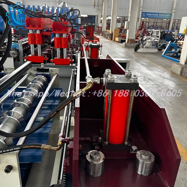 Hydraulic cut-off cylinder of the double layer IBR machine