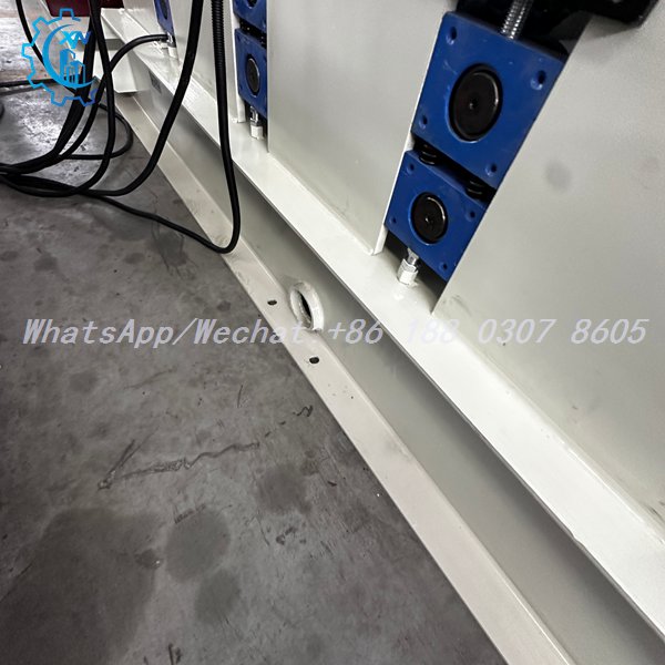 Bearing housings on the frame of the double layer IBR machine