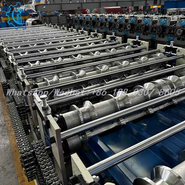 Forming stations of the double layer IBR machine line