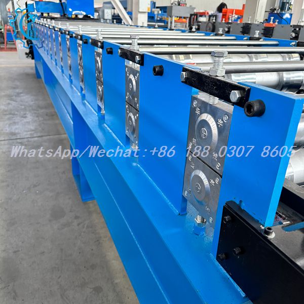 Station adjustment plates on the single layer IBR machine